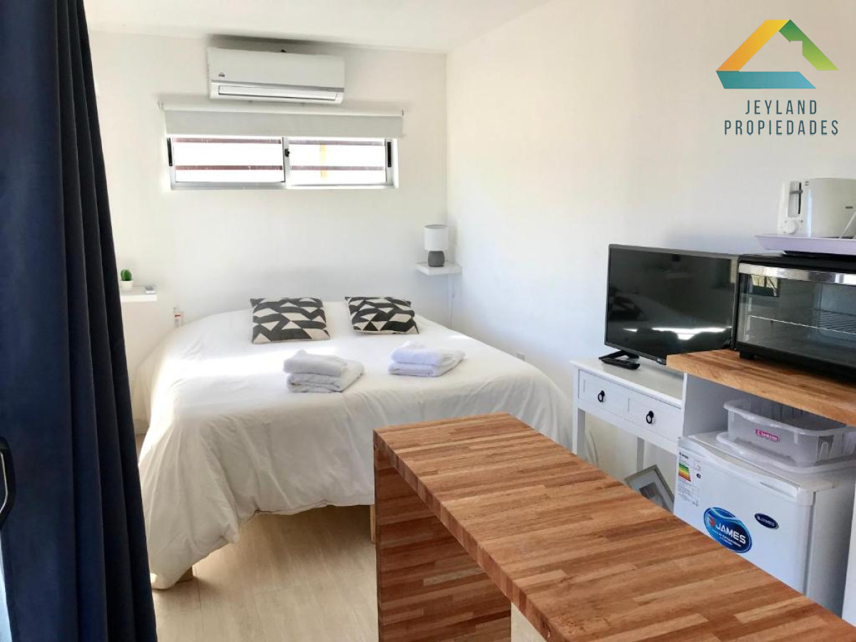Casa ID.248 - Complejo de 7 apartamentos en la Juanita. 