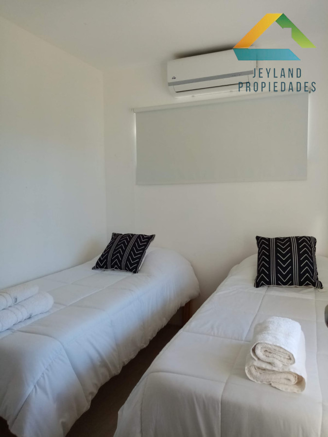 Casa ID.248 - Complejo de 7 apartamentos en la Juanita. 