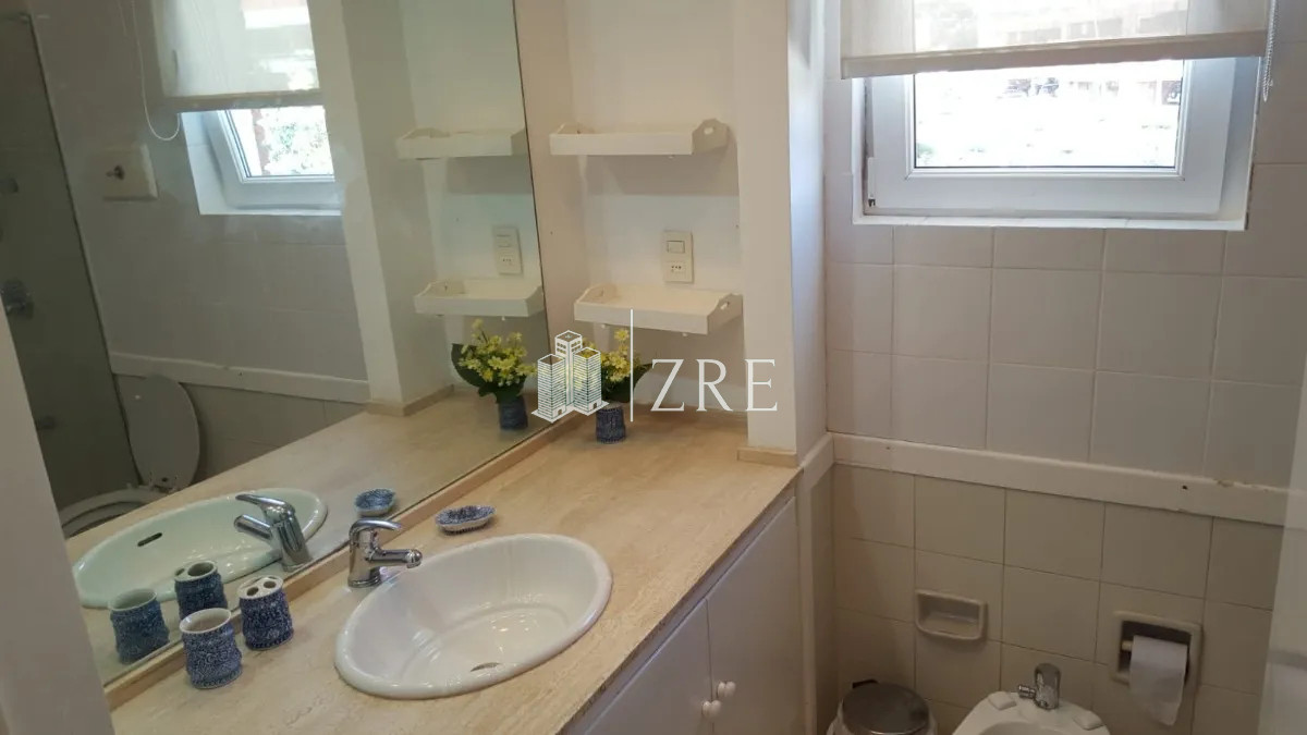 Apartamento ID.877 - Venta apartamento de 2 Dormitorios, Playa mansa,Punta del este 