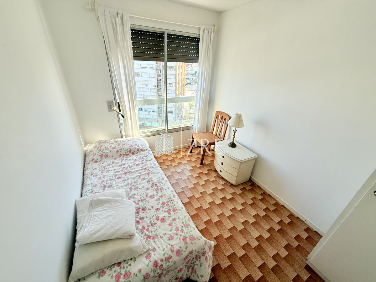 Apartamento ID.1069 - Venta apartamento 3 dormitorios primera linea en mansa, Punta del Este