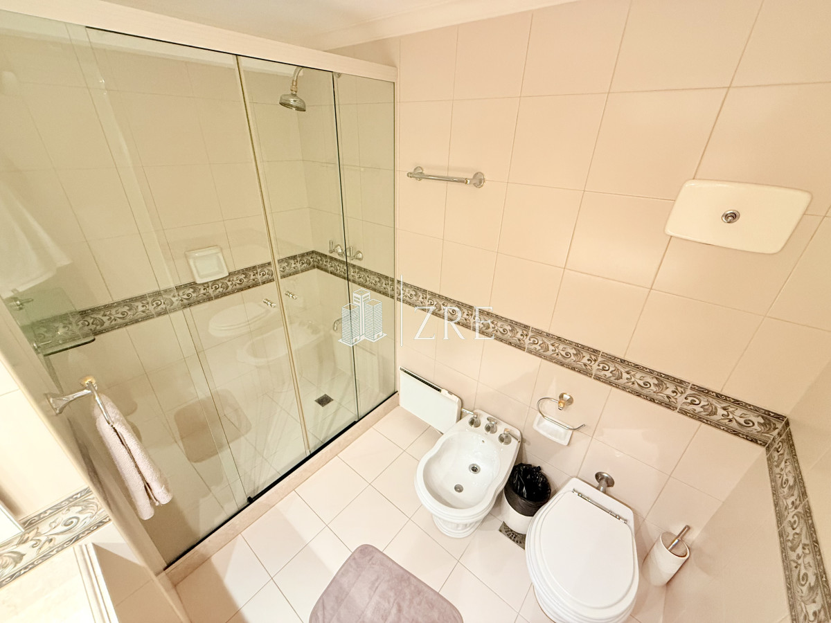 Apartamento ID.1069 - Venta apartamento 3 dormitorios primera linea en mansa, Punta del Este