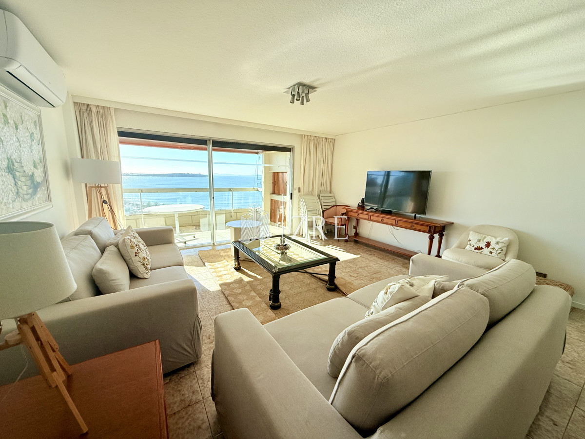 Apartamento ID.1069 - Venta apartamento 3 dormitorios primera linea en mansa, Punta del Este