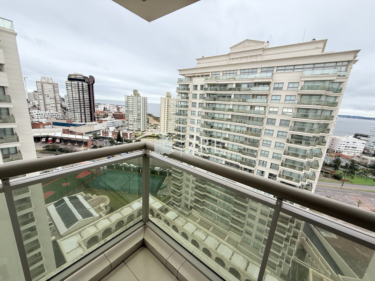 Apartamento ID.920 - Venta y alquiler apartamento 4 dormitorios en playa Brava, Punta del Este