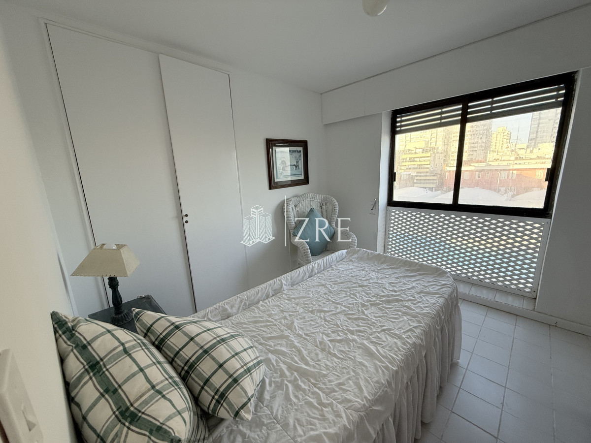 Apartamento ID.1036 - Venta apartamento 4 dormitorio en Península, Punta del Este 