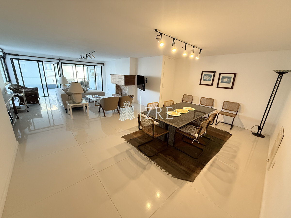 Apartamento ID.1036 - Venta apartamento 4 dormitorio en Península, Punta del Este 