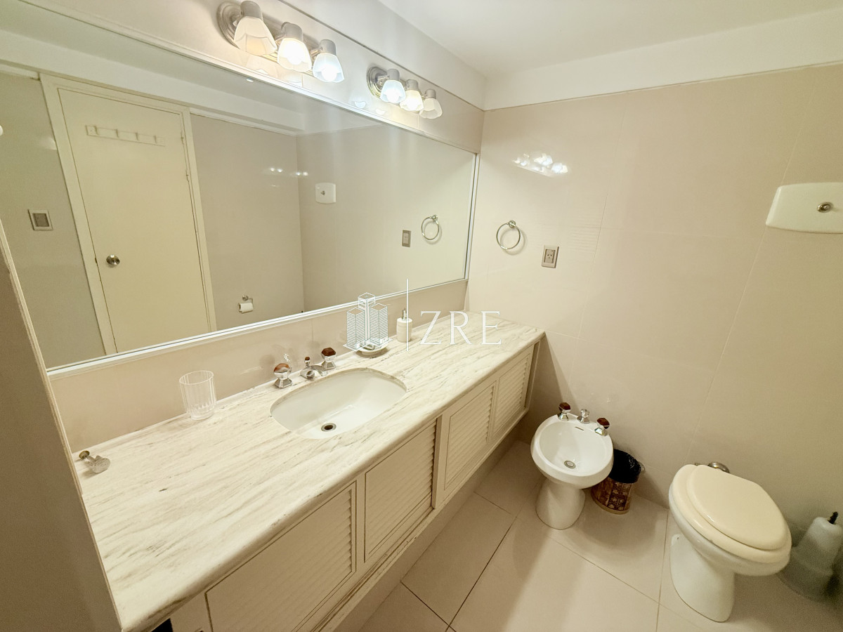 Apartamento ID.1069 - Venta apartamento 3 dormitorios primera linea en mansa, Punta del Este