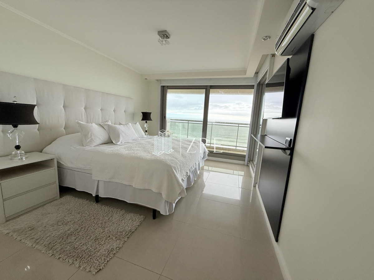Apartamento ID.920 - Venta y alquiler apartamento 4 dormitorios en playa Brava, Punta del Este