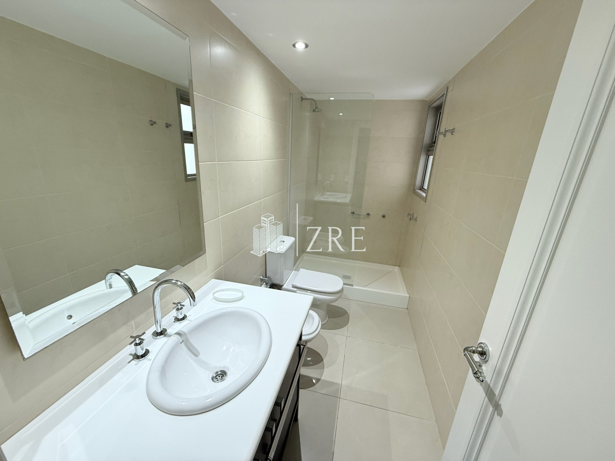 Apartamento ID.920 - Venta y alquiler apartamento 4 dormitorios en playa Brava, Punta del Este