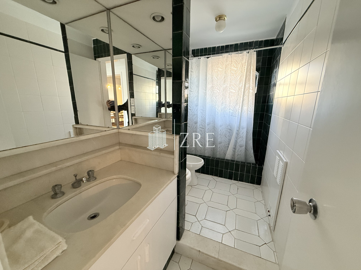 Apartamento ID.1036 - Venta apartamento 4 dormitorio en Península, Punta del Este 