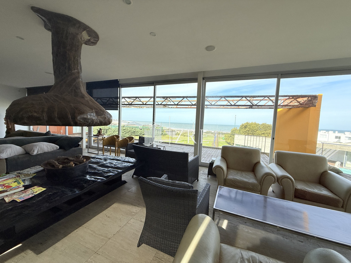 Casa ID.993 - Venta importante casa en la barra