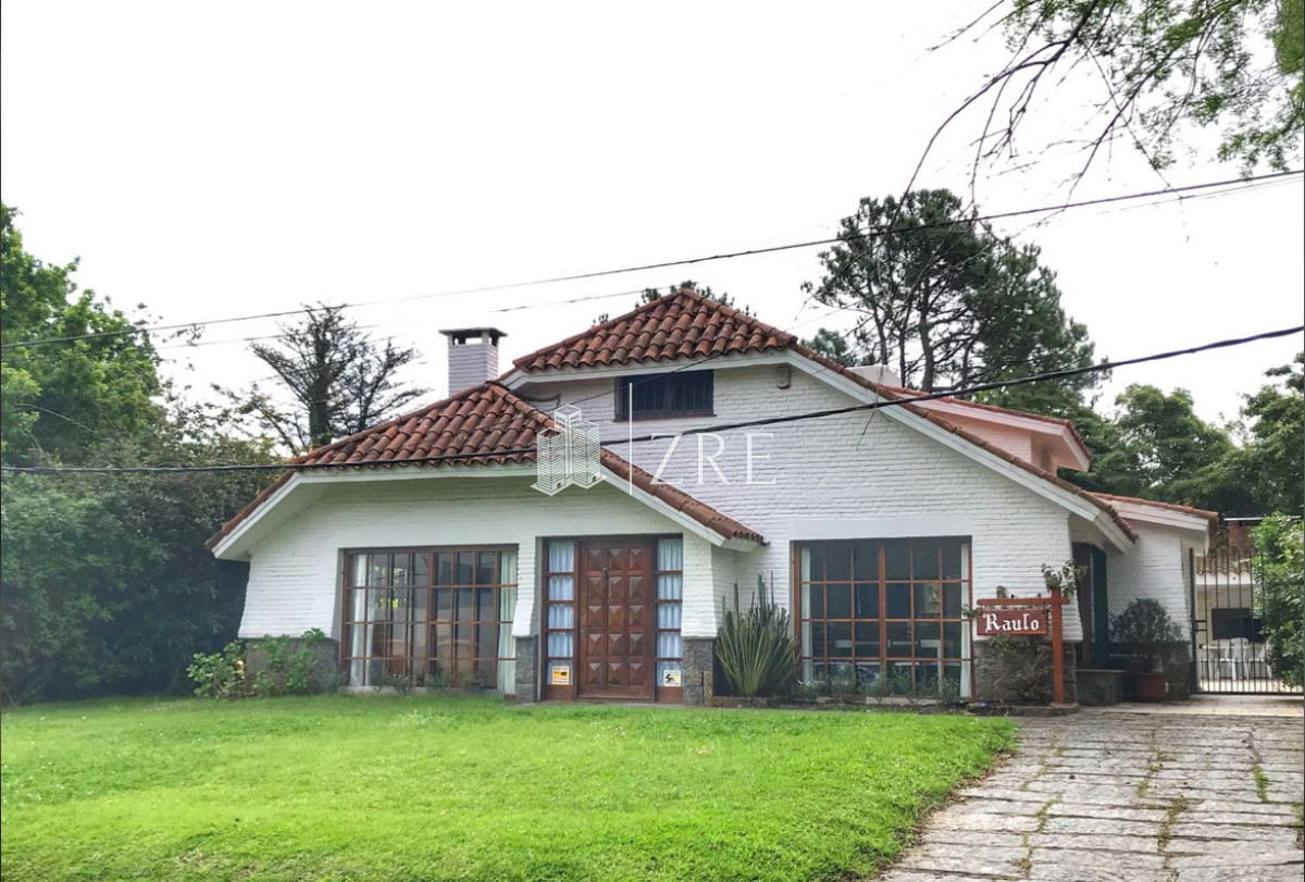 Casa ID.1029 - Se Alquila Casa a pasos de la Playa