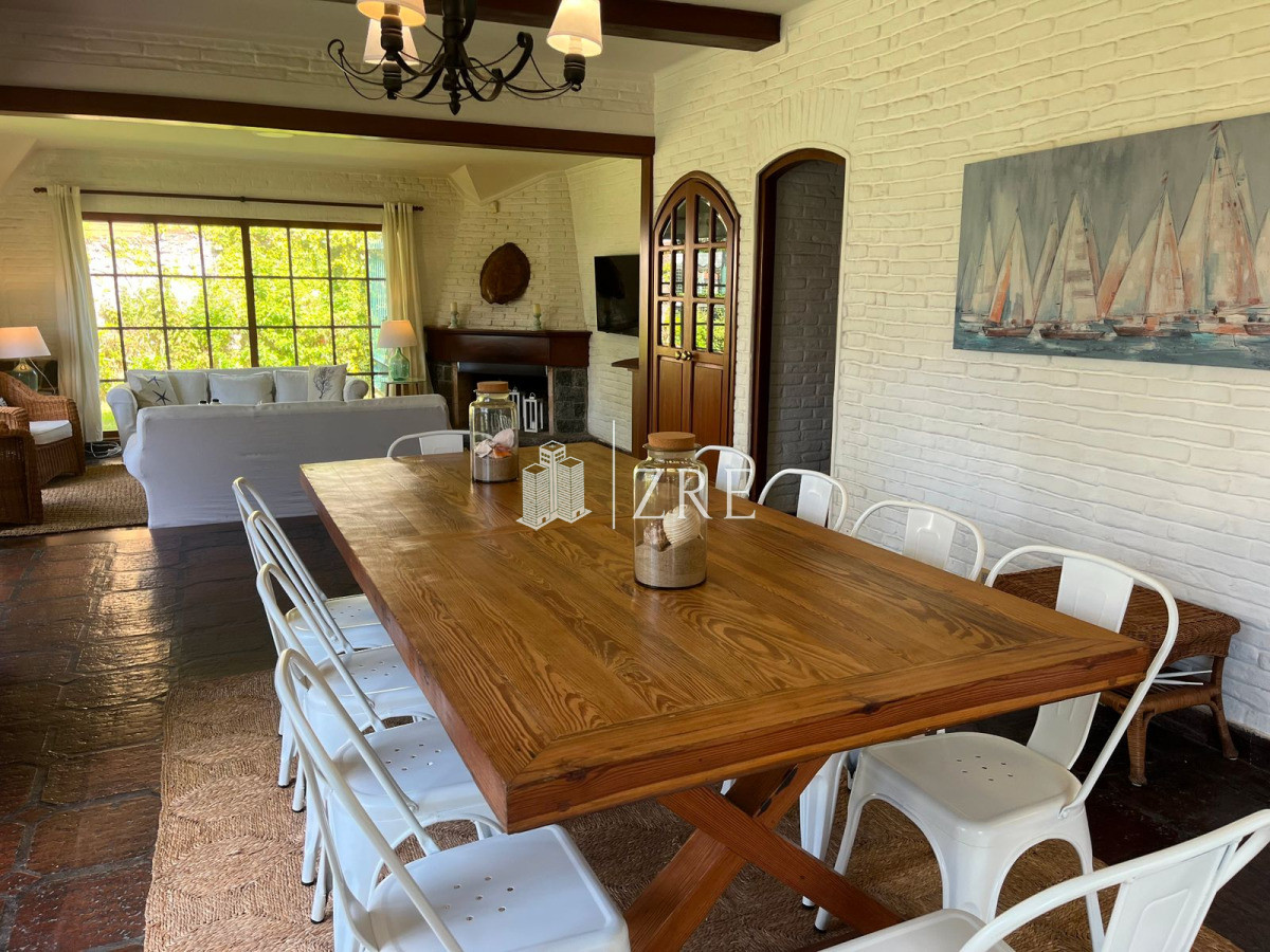 Casa ID.1029 - Se Alquila Casa a pasos de la Playa