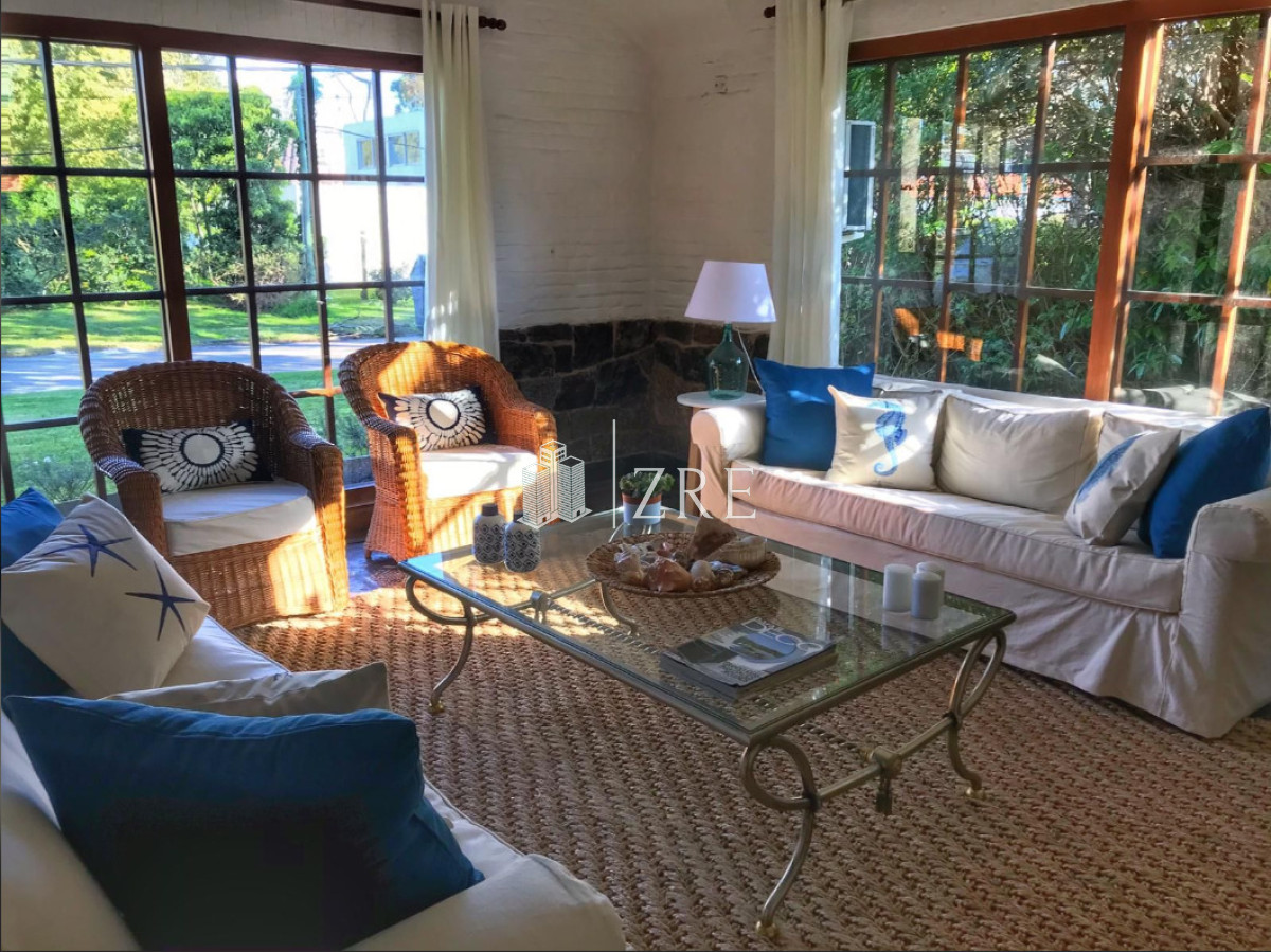 Casa ID.1029 - Se Alquila Casa a pasos de la Playa