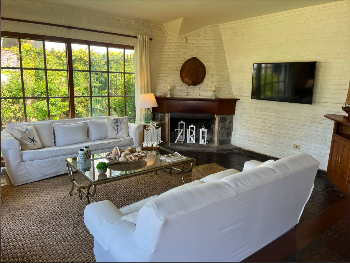 Casa ID.1029 - Se Alquila Casa a pasos de la Playa