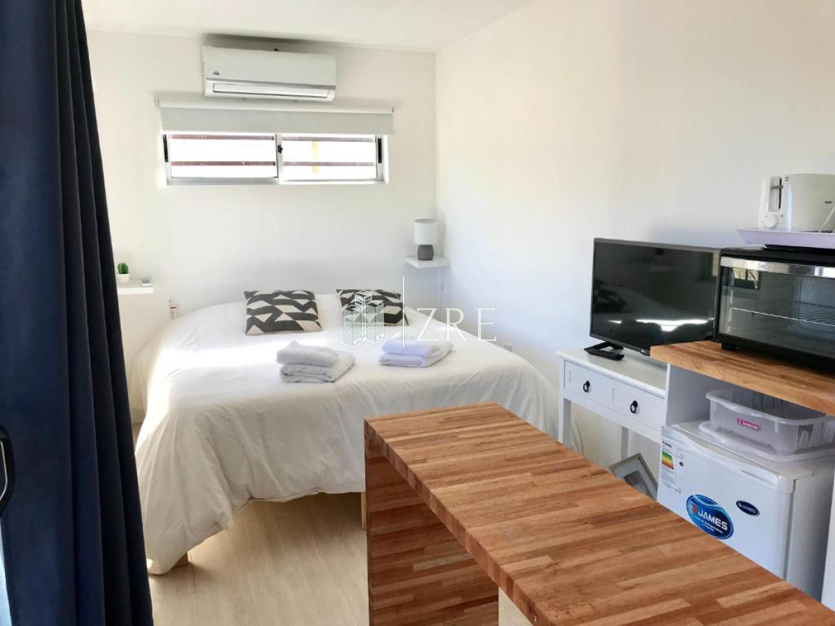 Casa ID.21 - Complejo de 7 apartamentos en la Juanita. 