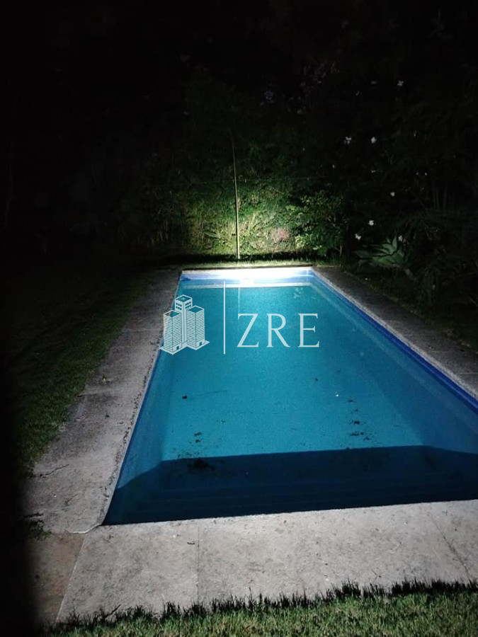 Casa ID.1038 - Se Alquila casa con Jardín temático 