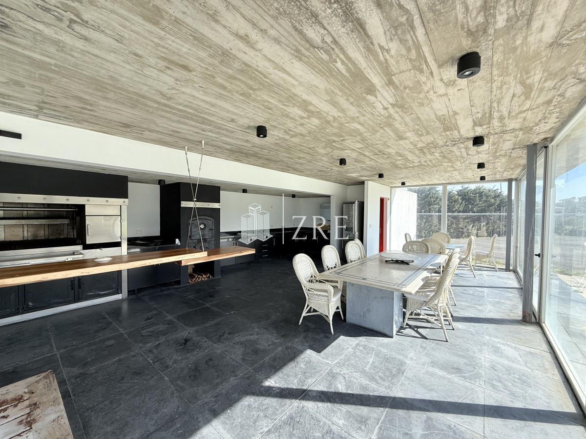 Casa ID.993 - Venta importante casa en la barra