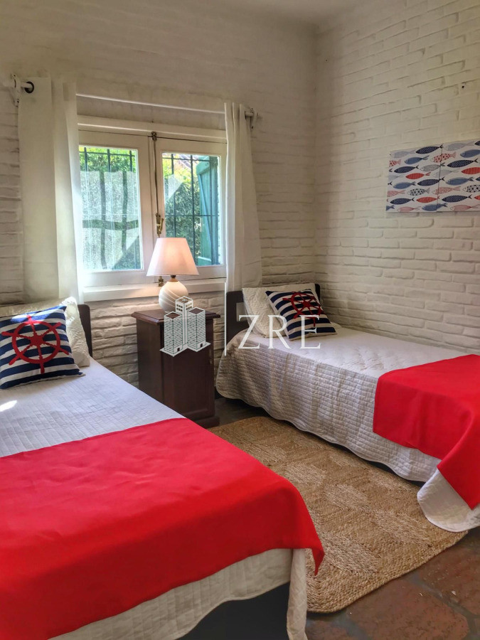 Casa ID.1029 - Se Alquila Casa a pasos de la Playa