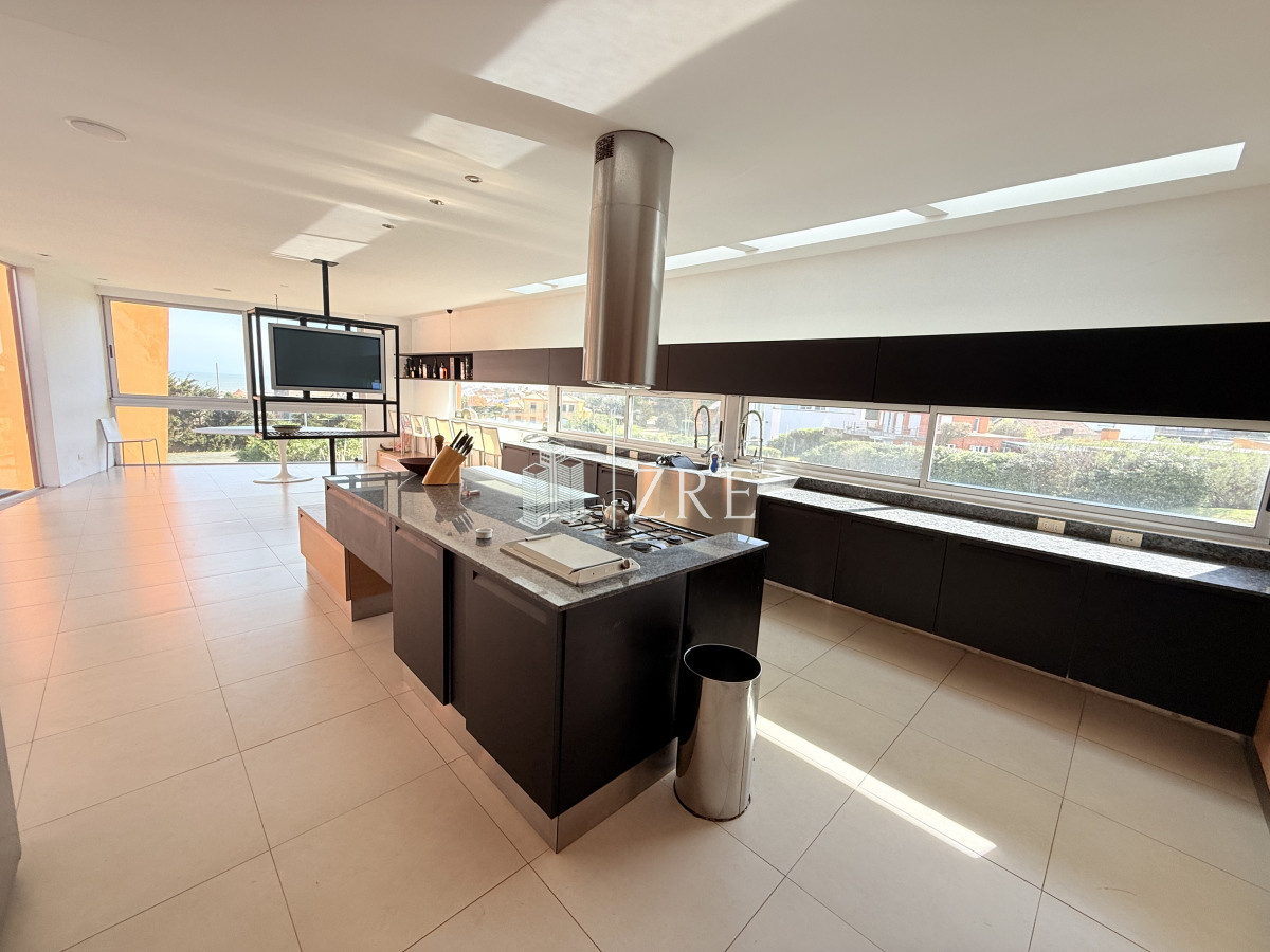 Casa ID.993 - Venta importante casa en la barra