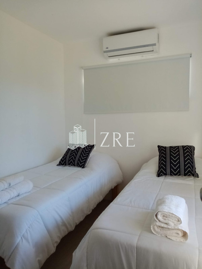 Casa ID.21 - Complejo de 7 apartamentos en la Juanita. 