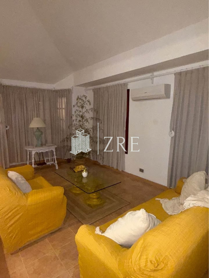 Casa ID.1205 - Casa en parada 18