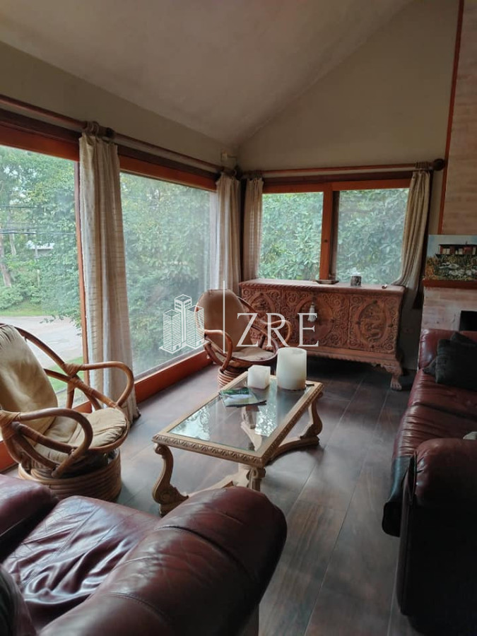 Casa ID.1038 - Se Alquila casa con Jardín temático 