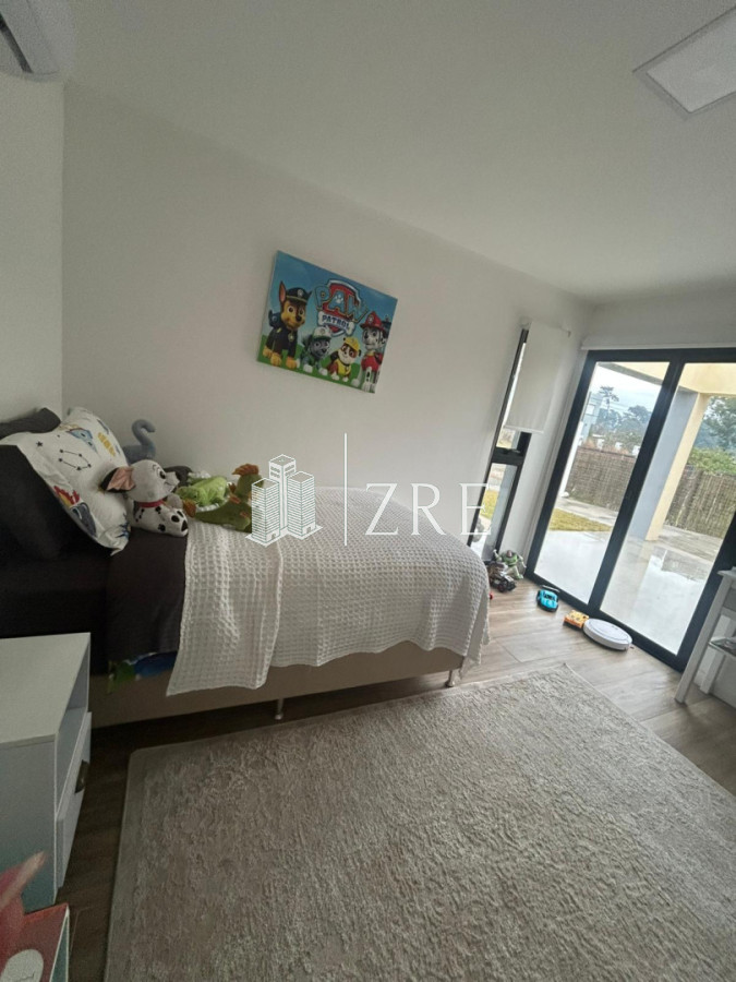 Casa ID.1141 - casa en barrio burnett 