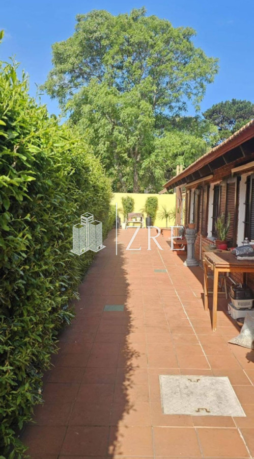 Casa ID.1104 - Se alquila Casa en Pinares