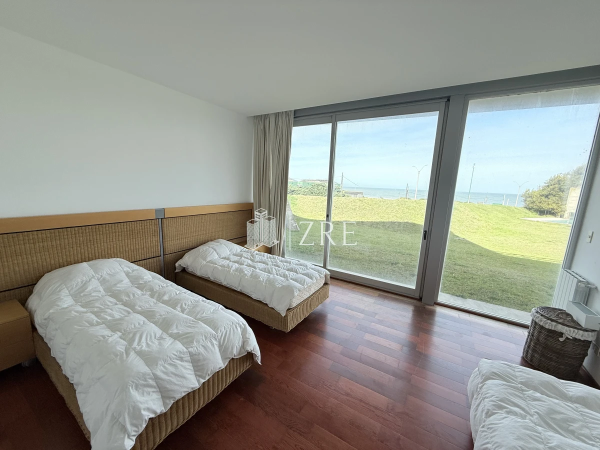 Casa ID.993 - Venta importante casa en la barra