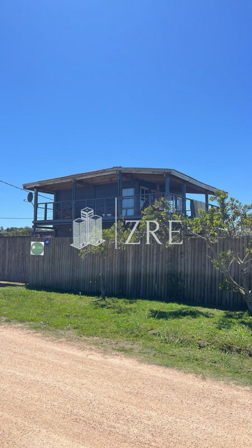 Casa ID.1019 - Se alquila Casa a metros del mar