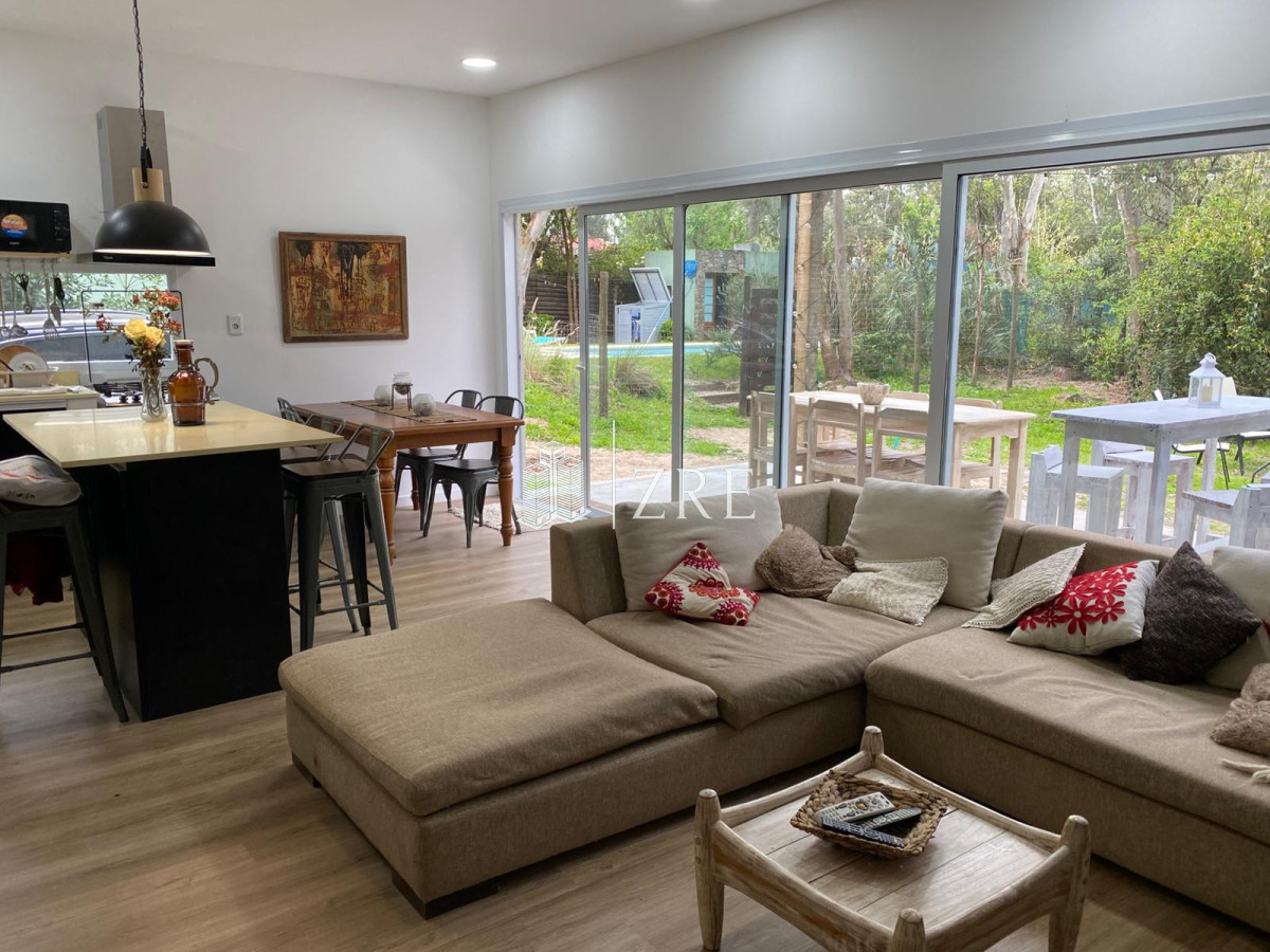 Casa ID.925 - Alquiler casa a 120 metros del mar en Balneario Buenos Aires, Punta del Este