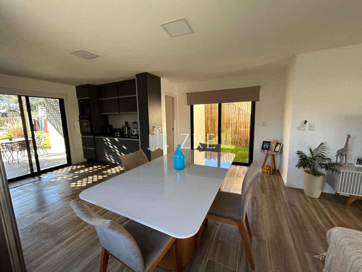 Casa ID.1141 - casa en barrio burnett 