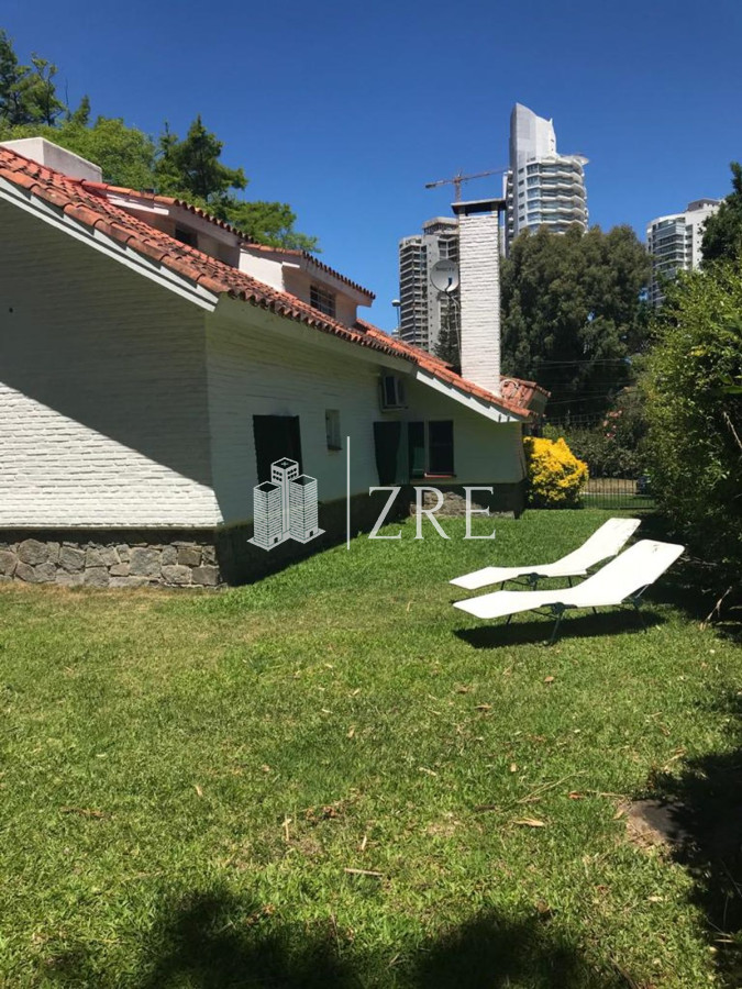 Casa ID.1029 - Se Alquila Casa a pasos de la Playa