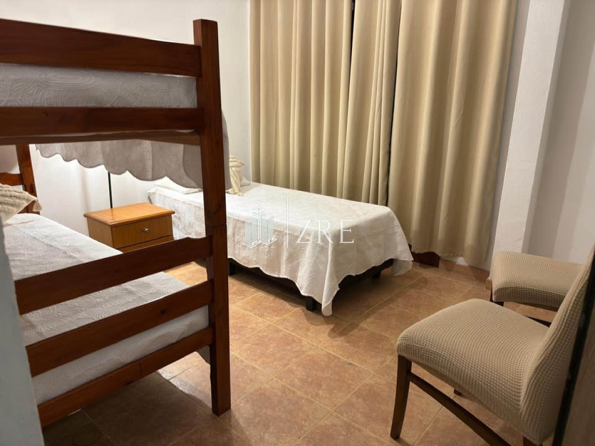 Casa ID.1205 - Casa en parada 18