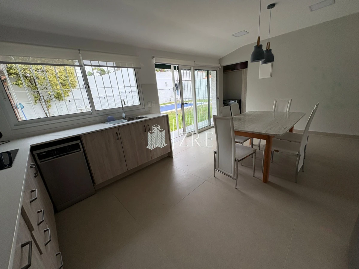 Casa ID.1307 - Alquiler anual casa de 3 dormitorios en Mansa, Punta del Este