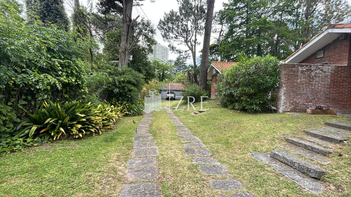 Casa ID.1099 - Se alquila casa en Punta del este 