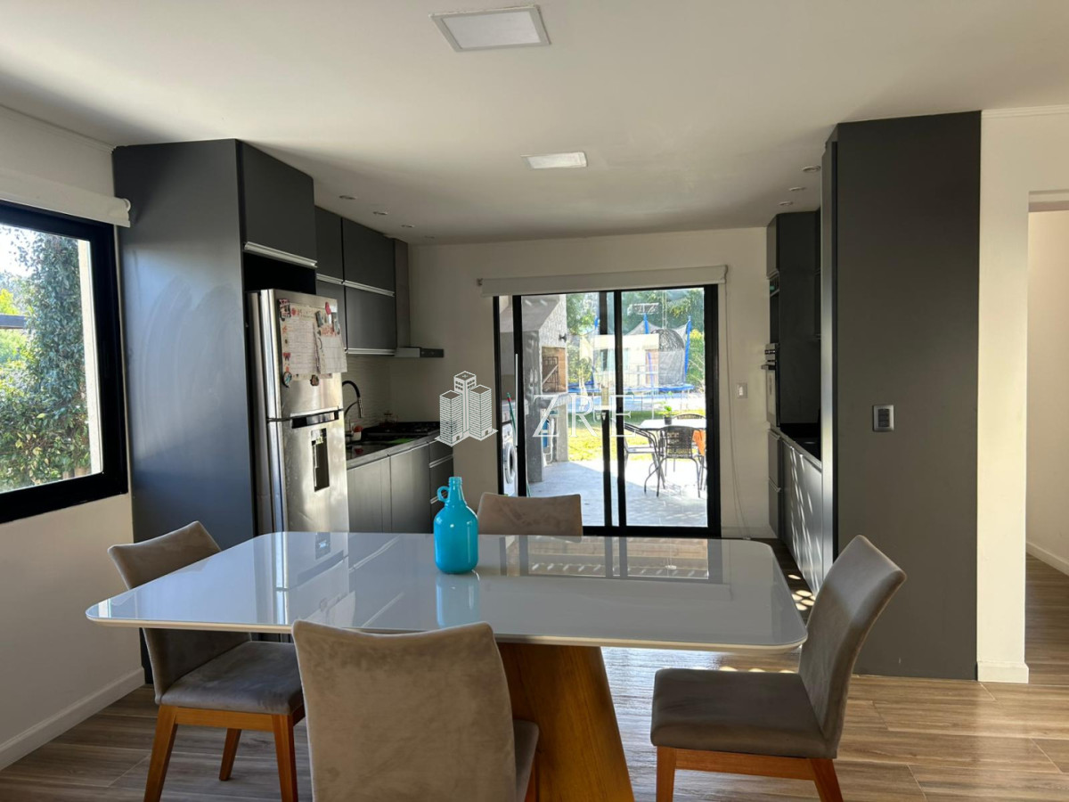 Casa ID.1141 - casa en barrio burnett 