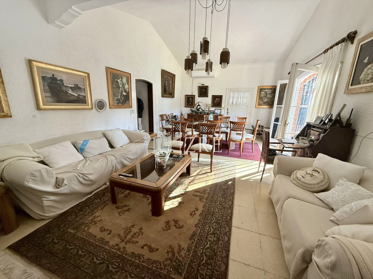 Casa ID.899 - Venta Casa de 5 dormitorios, Punta Del Este