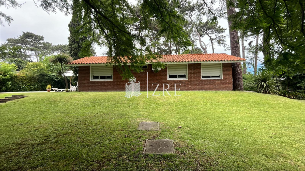 Casa ID.1099 - Se alquila casa en Punta del este 