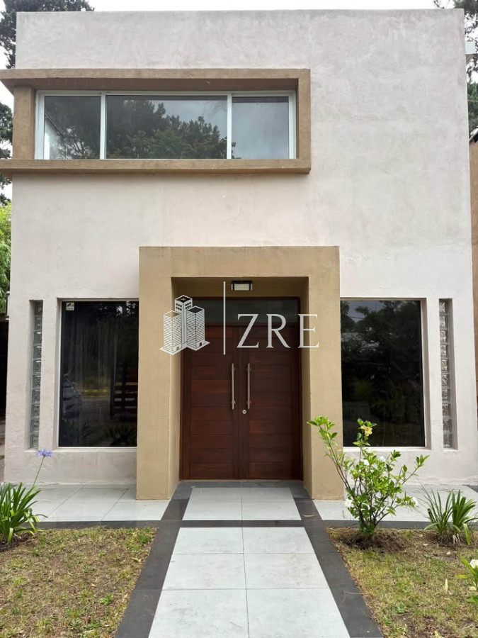 Casa ID.1172 - Casa en parada 35