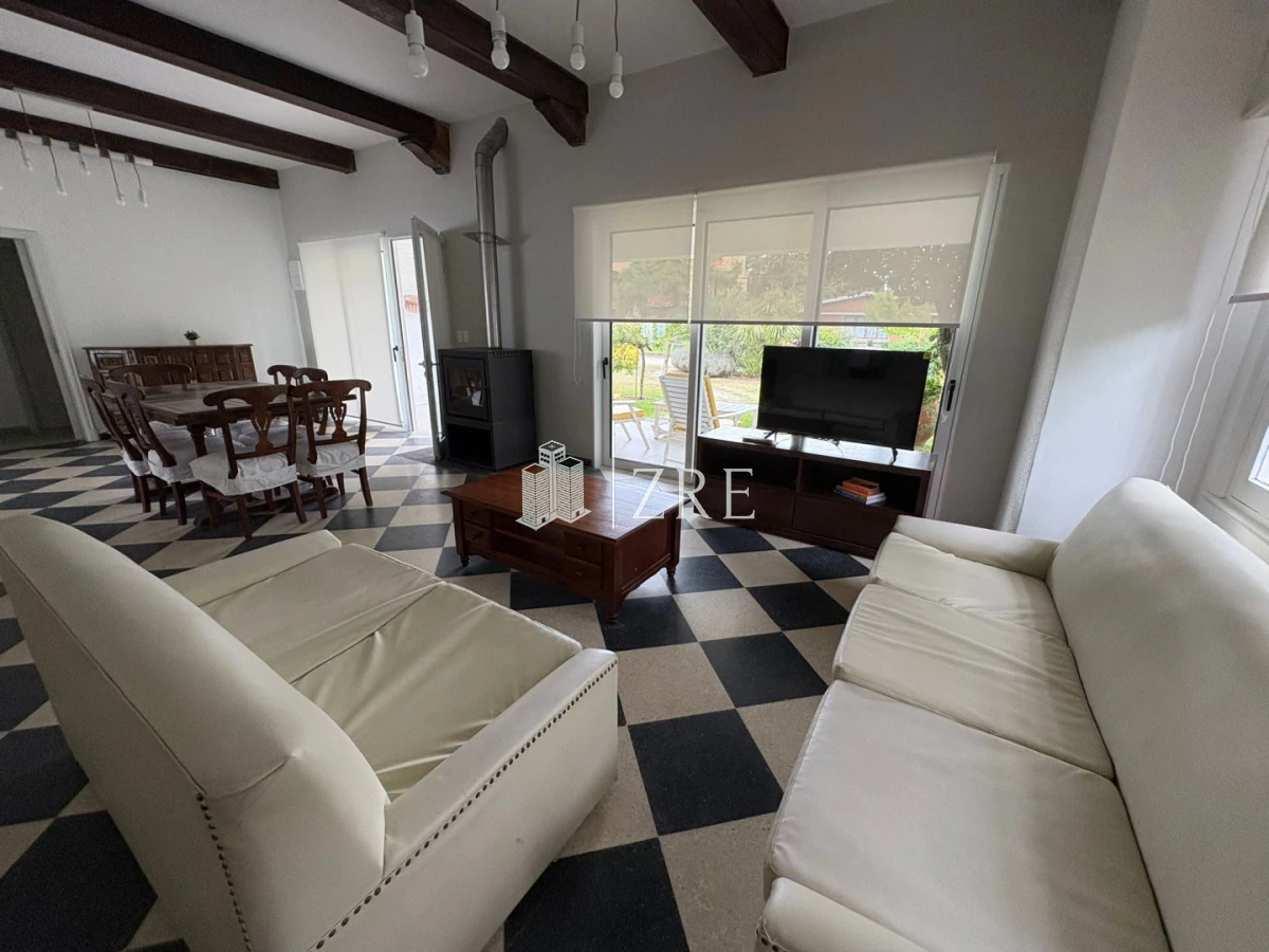 Casa ID.1307 - Alquiler anual casa de 3 dormitorios en Mansa, Punta del Este