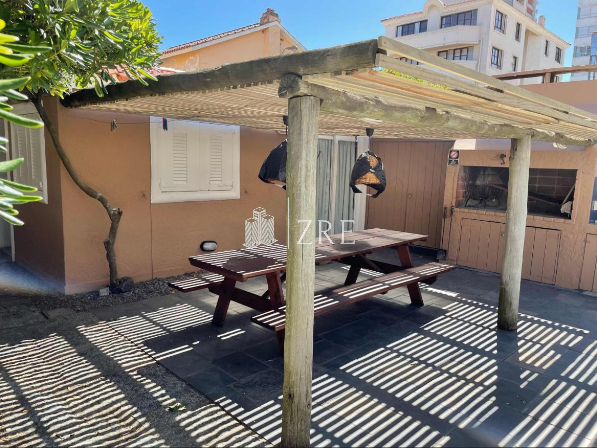Casa ID.888 - Venta casa 4 dormitorios península, Punta del Este