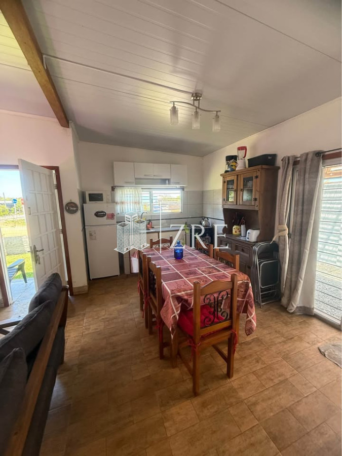 Casa ID.1132 - Se alquila casa en Las Flores 