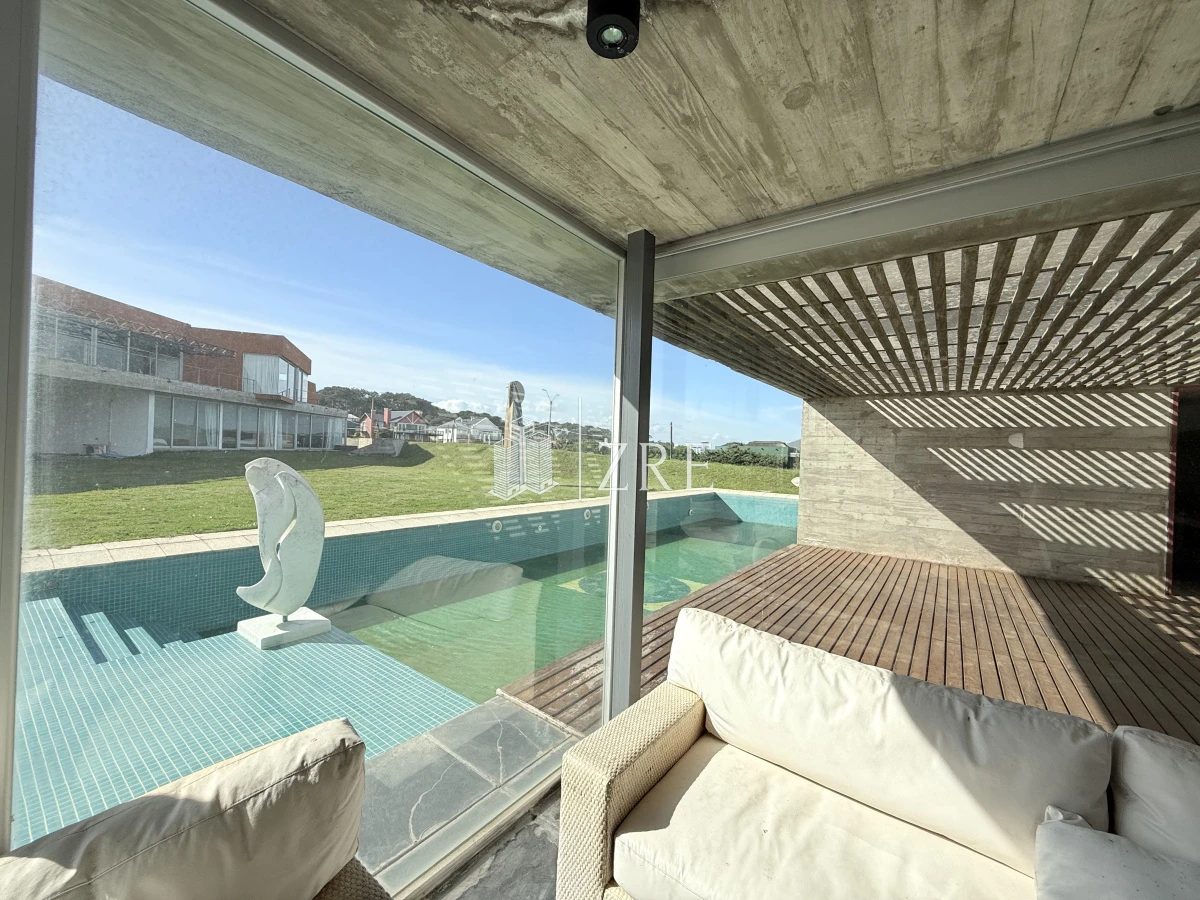 Casa ID.993 - Venta importante casa en la barra