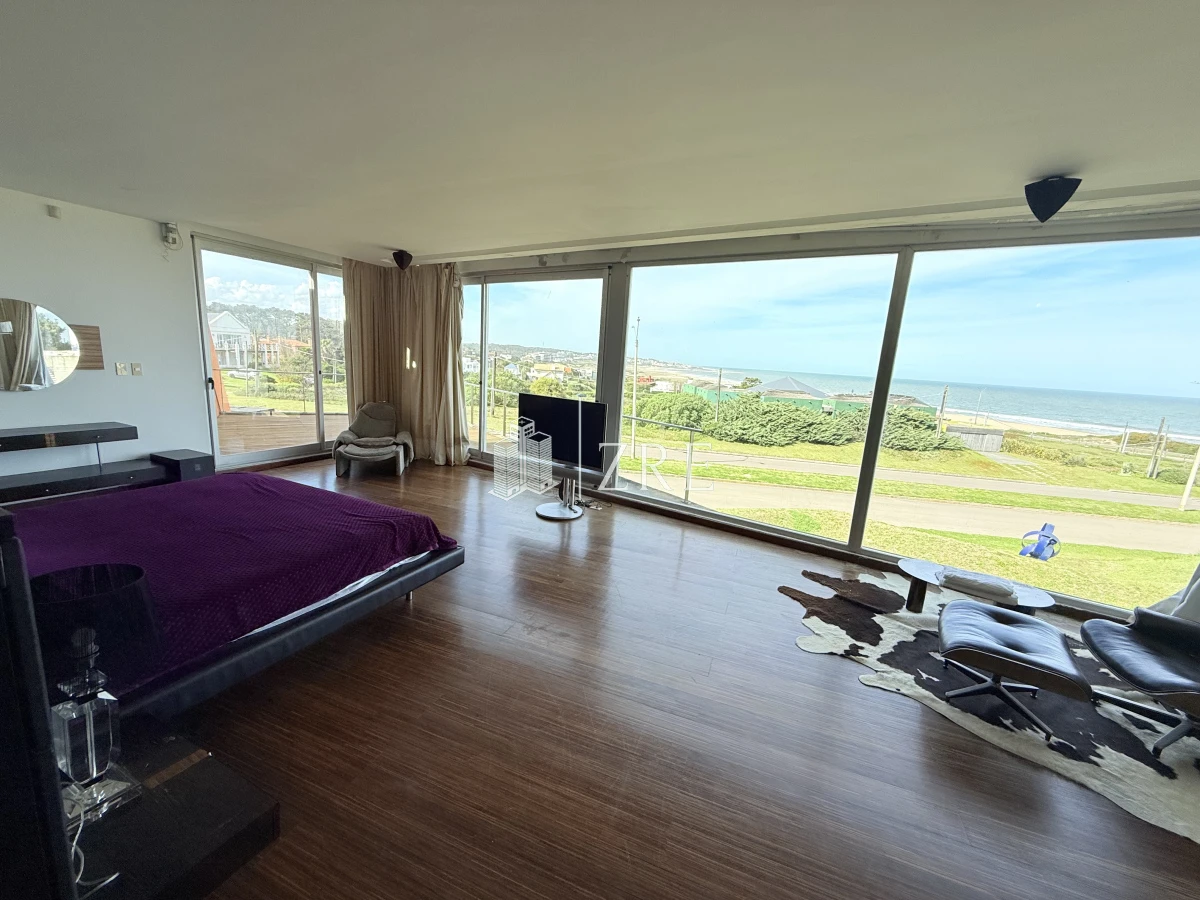 Casa ID.993 - Venta importante casa en la barra