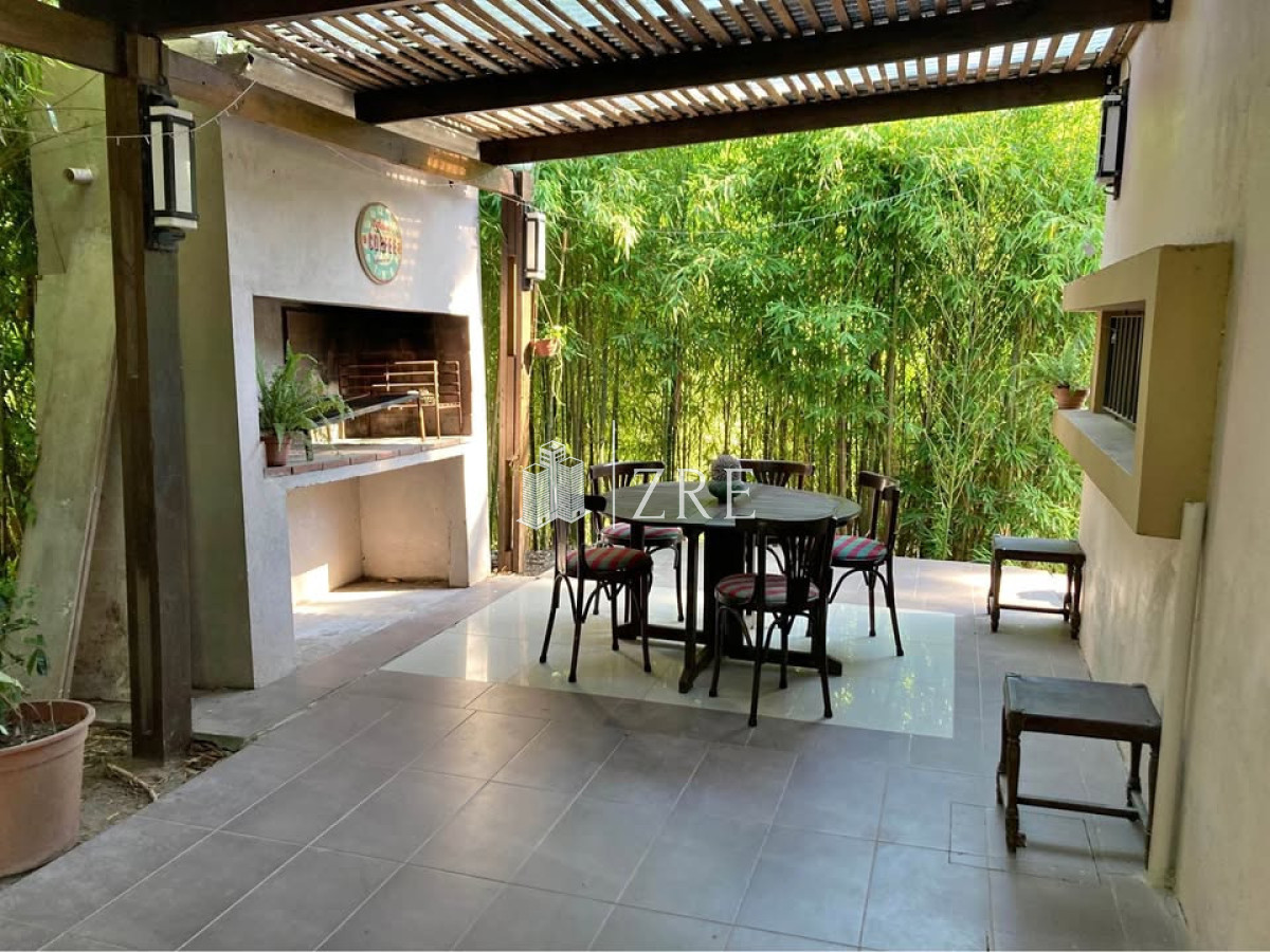 Casa ID.1172 - Casa en parada 35