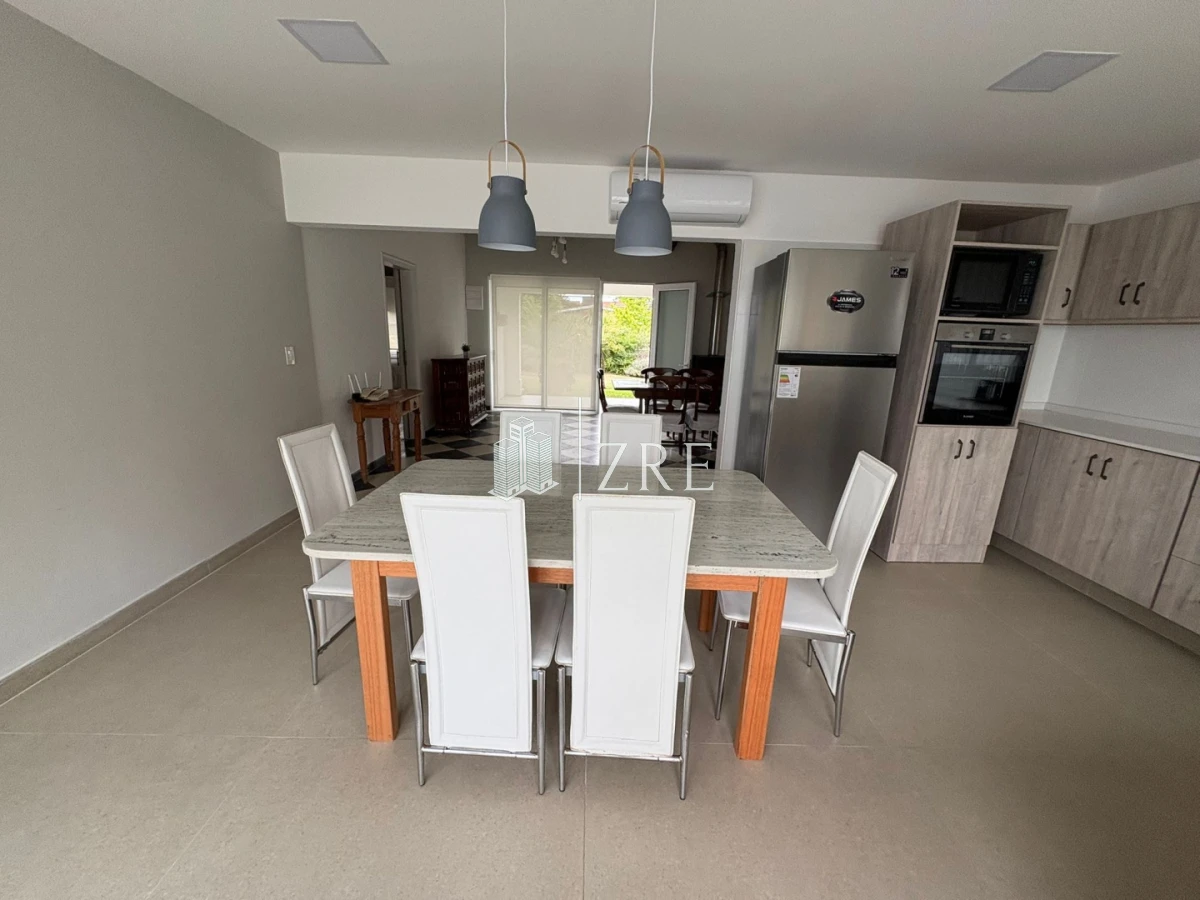 Casa ID.1307 - Alquiler anual casa de 3 dormitorios en Mansa, Punta del Este