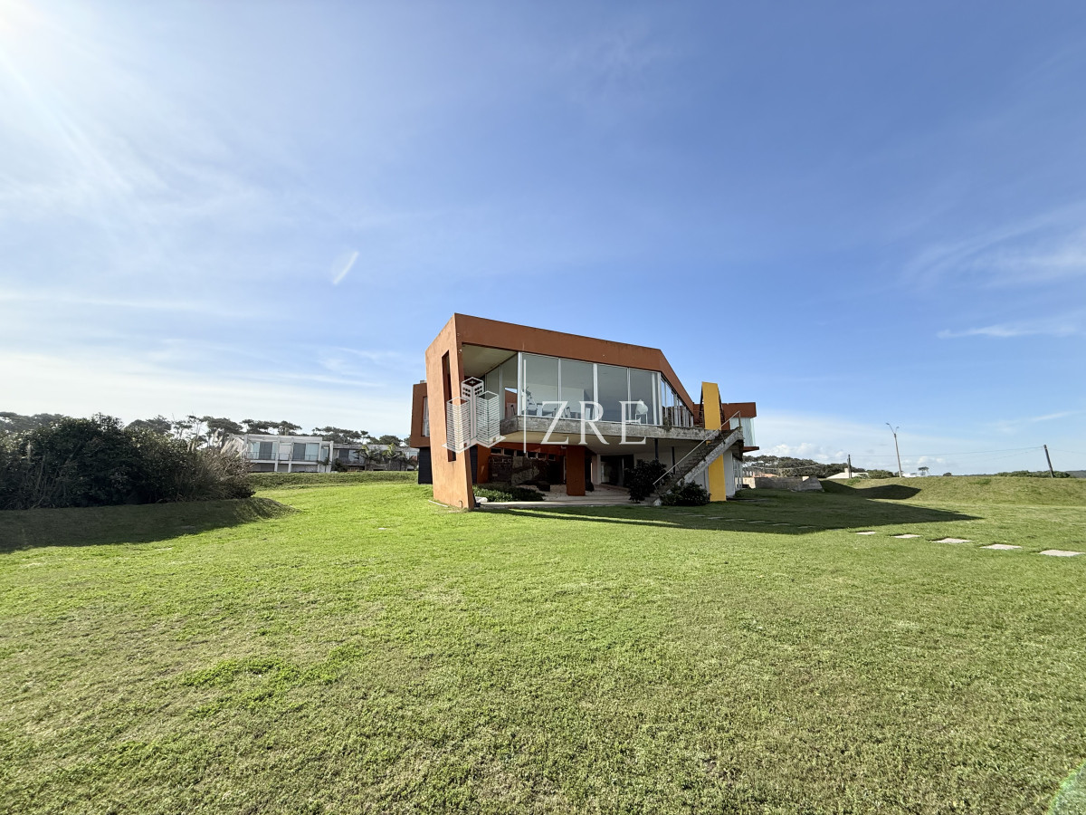 Casa ID.993 - Venta importante casa en la barra