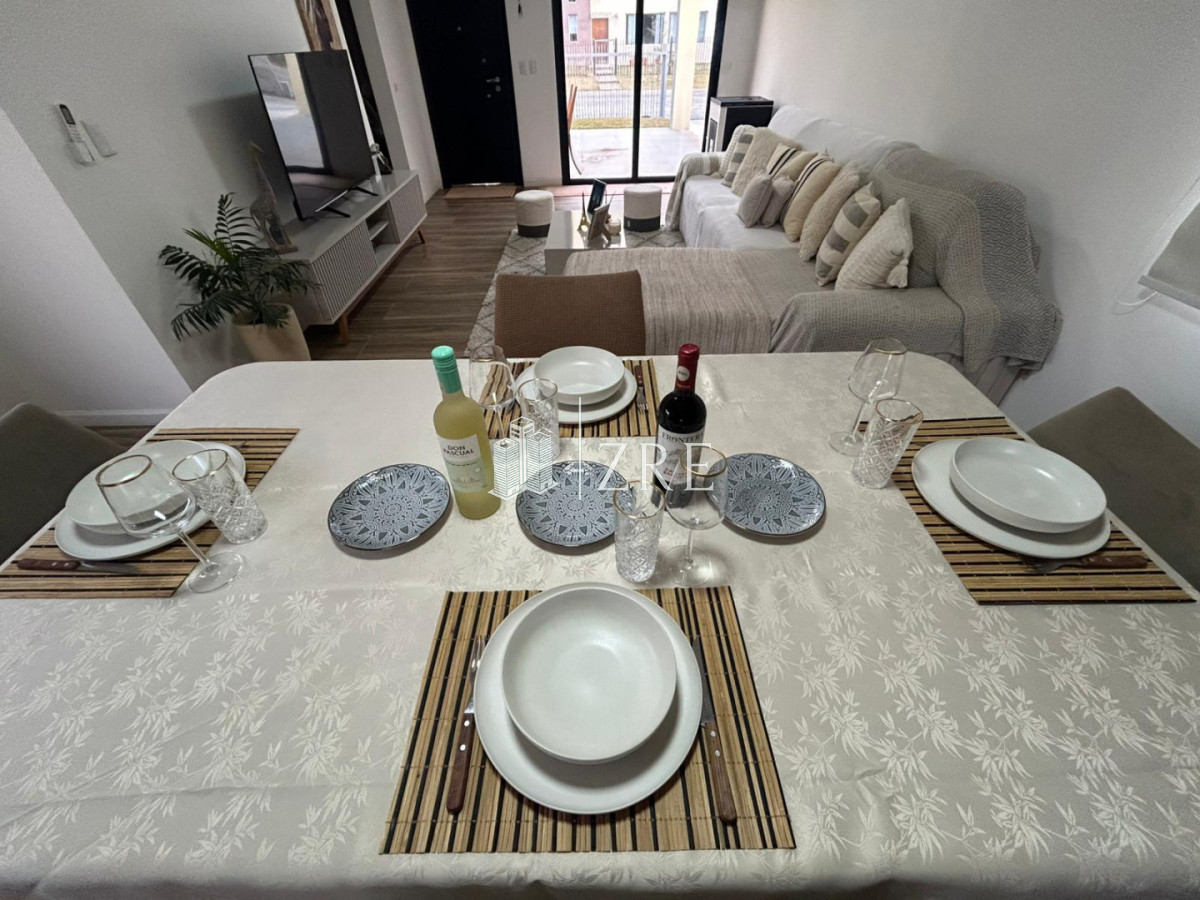 Casa ID.1141 - casa en barrio burnett 