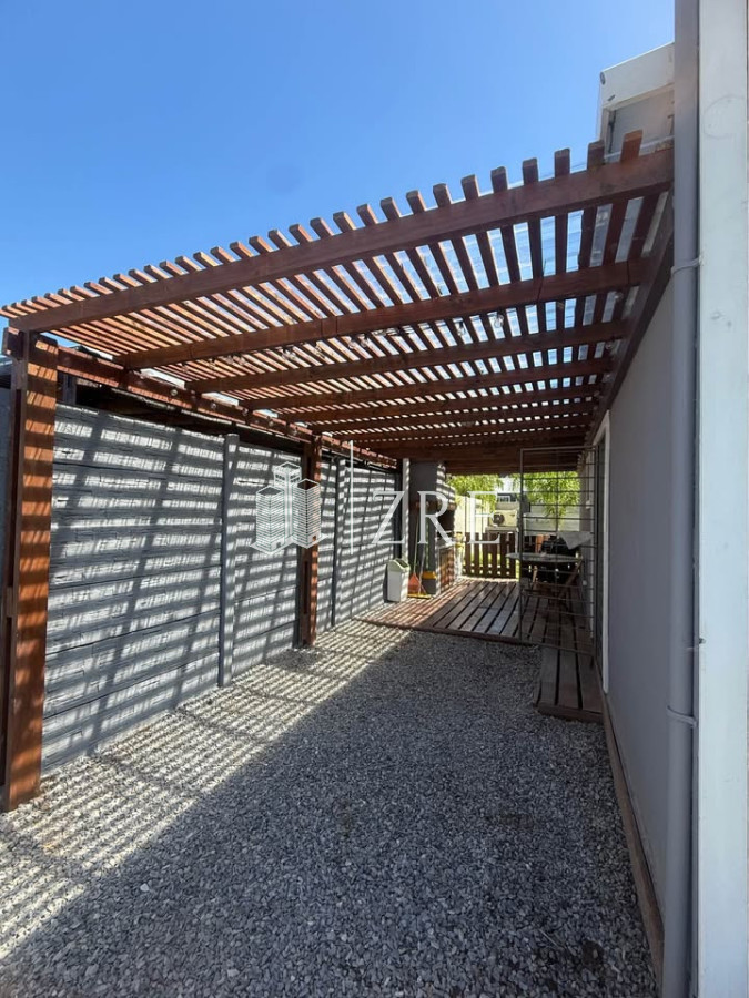 Casa ID.1132 - Se alquila casa en Las Flores 